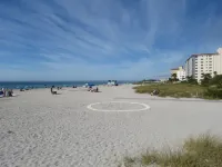 Walk to Beach & Historic Downtown Venice - Rennovated 2 Bed, 2.5 Ba, off-st pkg