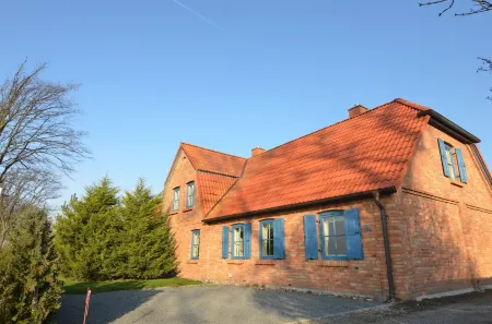 Exclusive holiday home with fireplace, large terrace and garden + free laundry package