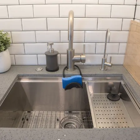 Modern Private Cozy Suite - Mins from Everything