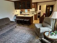 The Pool House- lots of sleeping space.  Great location! Hotel a Oakes