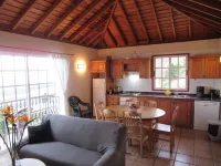 Bungalow mit 3 Schlafzimmer, 2 Bäder, Balkon und Terrasse. Meerblick Hotels in Tazacorte