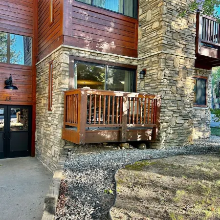 2BR Pine Ridge Condo; Ski-In, Walk to Downtown