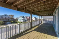 Ocean Views with a 1 minute walk to beach access! Linens & Bath Towels included!