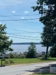 GREAT Newly Renovated  Sebago Lake- short walk to Nason`s beach🏠🏖🚗