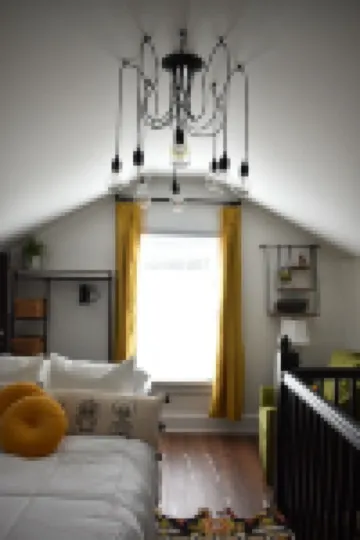 TINY WONDER guesthouse near town square