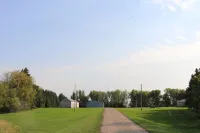 Prairie Pines Lodge....15 private acres....near Devils Lake