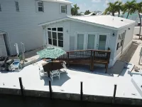 Waterfront 80' heated pool hottub Gorgeous views 20 mins to Key West & Marathon