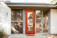 Arcadia Condo with a Pool! Perfect Location!