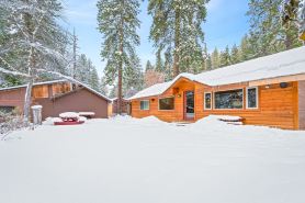 Riverfront luxury on White Pass with hot tub, firepit, and game room