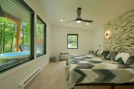 Afternoon Delight at Trickle Creek at Hocking Hills