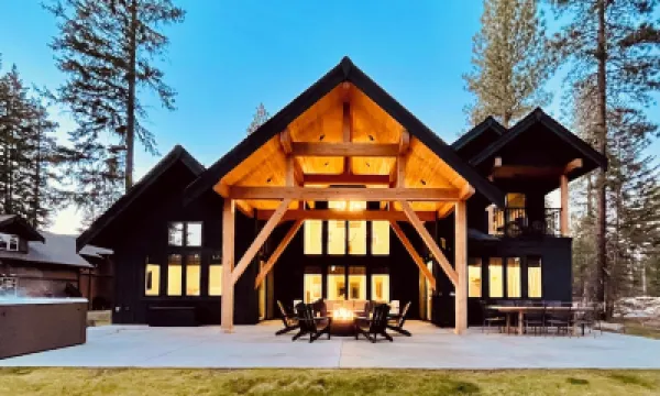 Experience Magical Holidays in Suncadia! 7Br Luxury Lodge w/ Hot Tub + Game Room のホテル