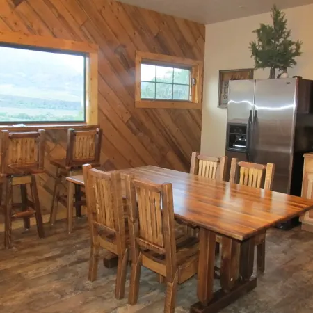 The Mountain Man - Yellowstone and Cody Cabin with spectacular views