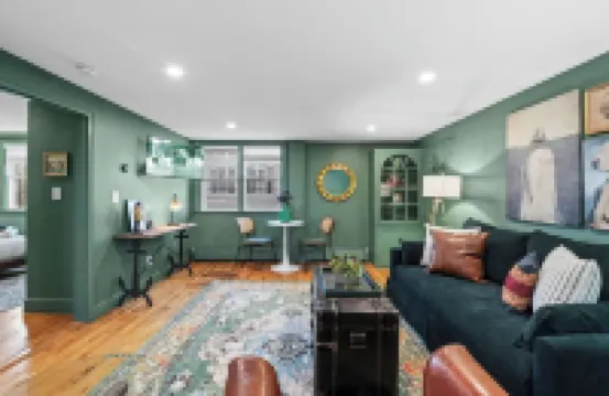 1Br on Salem Common l Steps to Witch Museum and Downtown l Fenced in Yard