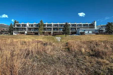 The Gem Of East Bay! Completely Remodeled 2nd Floor Unit With Breathtaking Views