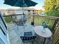 POOL, PARKING, 2BR 2 BA, walk to town!