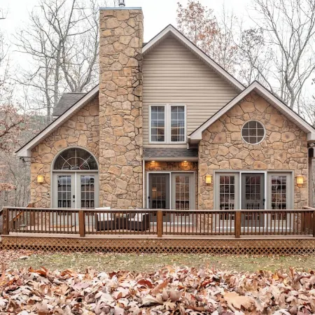 4-Bedroom Retreat in Massanutten: Hot Tub, Near Skiing, Golf, & Adventure Park