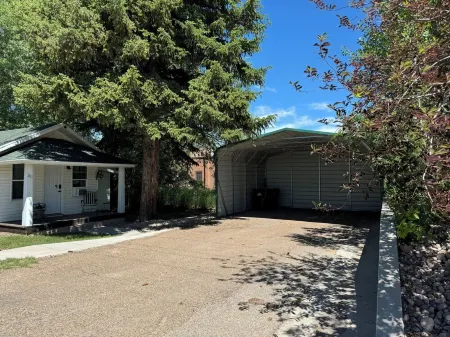 Cozy Western Boho Retreat~1BR / 1BA~ Tiny Cottage