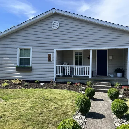Cheerful 1 Bedroom House in the Middle of Town