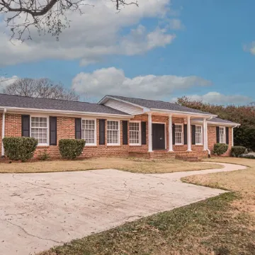 Peaceful Ranch Home - 4BR/3BA Отели в г. Молдин