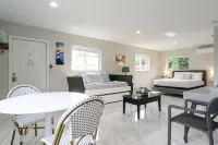 Hot Spa - Super Clean - 8 M Drive to Beach, Restaurants, Nightlife Hotels in Lighthouse Point