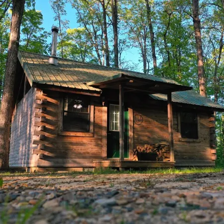 Couples Getaway Near Hot Springs-Jacuzzi and Hot Tub Overlooking Mountains!