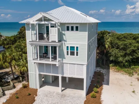 *UPSCALE HOME* GULF FRONT* ELEVATOR* STATE PARK VIEWS*