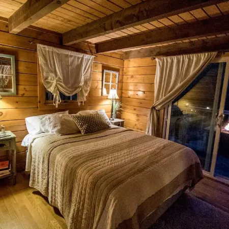 Northwoods of Lake Geneva. Pet-Friendly!