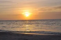 Beautiful Eagle Cay condo