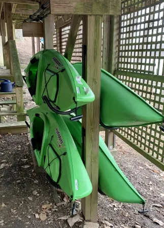 Contemporary waterfront house with private dock & kayaks! Отели в г. Кент