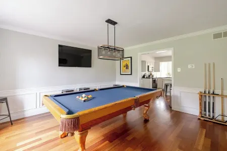 Over 10 Acres In Bucolic Bucks County w/Pool!