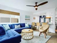 Modern Condo w/AC, 1 BLOCK FROM OCEAN