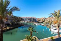 Charming apartment / Precioso apartamento en la Marina del Puerto de Sotogrande.