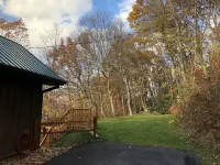 Secluded mountain cabin 5 acres , all rooms with view,  hear soothing waterfall