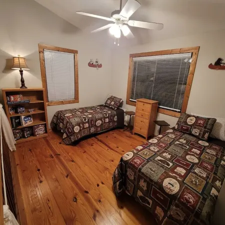 Memory Lane Mountain River Cabin
