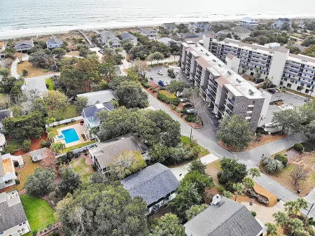 Adorable beach home in North Litchfield!!!