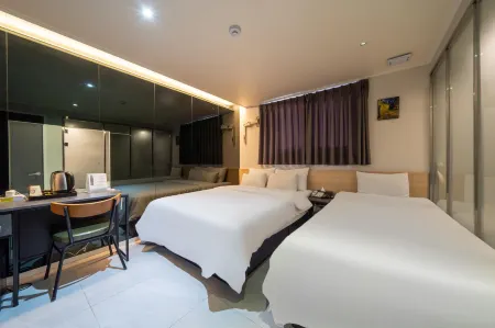 Jongno M and Lucky Hotel