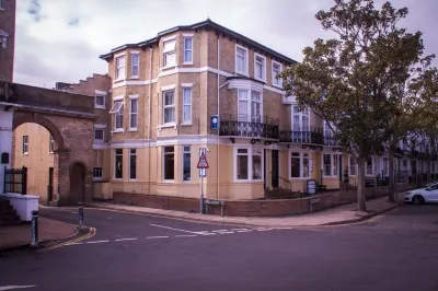 The Embassy Hotel Hotels near Great Yarmouth Pleasure Beach