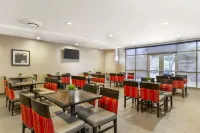 Comfort Suites Glendale - State Farm Stadium Area