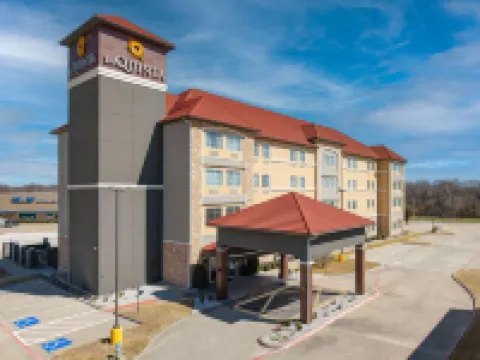 La Quinta Inn & Suites by Wyndham Allen at the Village Hotels in Allen