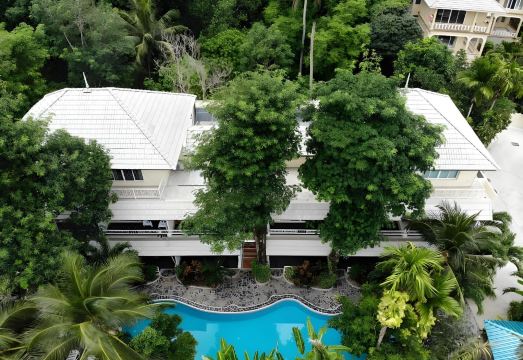 4. 나카 리조트..