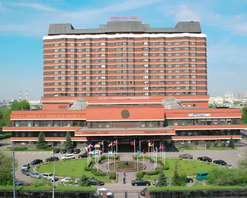 President-Hotel Hotel berhampiran Stesen Polyanka