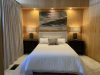 Del Prado Estates - Breathtaking Views, Indoor Pool, Jacuzzi and a Snooker Table Hotels near Yakima Bible Baptist Church
