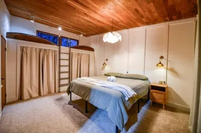 Cozy and Artistic Space with a library and a Floating Net Hotels near Idaho Falls