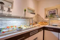 Wilhelmshaven Ahoi, Sure Hotel Collection by Best Western - breakfast