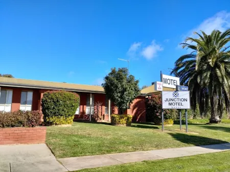 Junction Motel Wagga Отели рядом с достопримечательностью «Chaston Pet Hub»