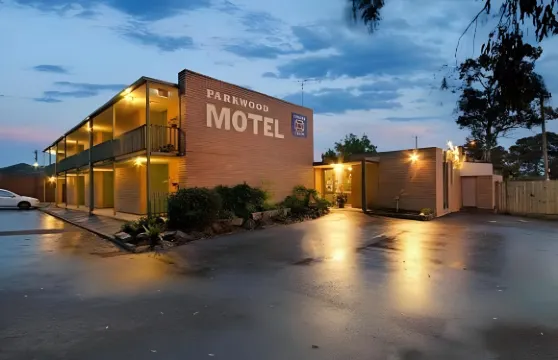 帕克伍德汽車旅館和公寓