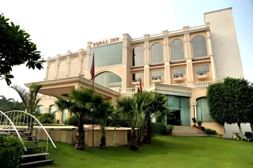Eqbal Inn Hotels in Patiala