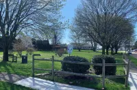 Charming 3-bedroom house with WiFi and AC in Erie Hotels near Walmart Supercenter
