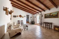 SAN SOLE - Beautiful rustic finca with private swimming pool and free Wifi فنادق في Sant Joan