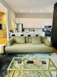 SuperHost Large Roommate style 2 Bedroom, 2 Bath, Patio, Sunroom, L Kitchen